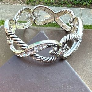 NWOT Beautiful Silver and Faux Diamond bracelet